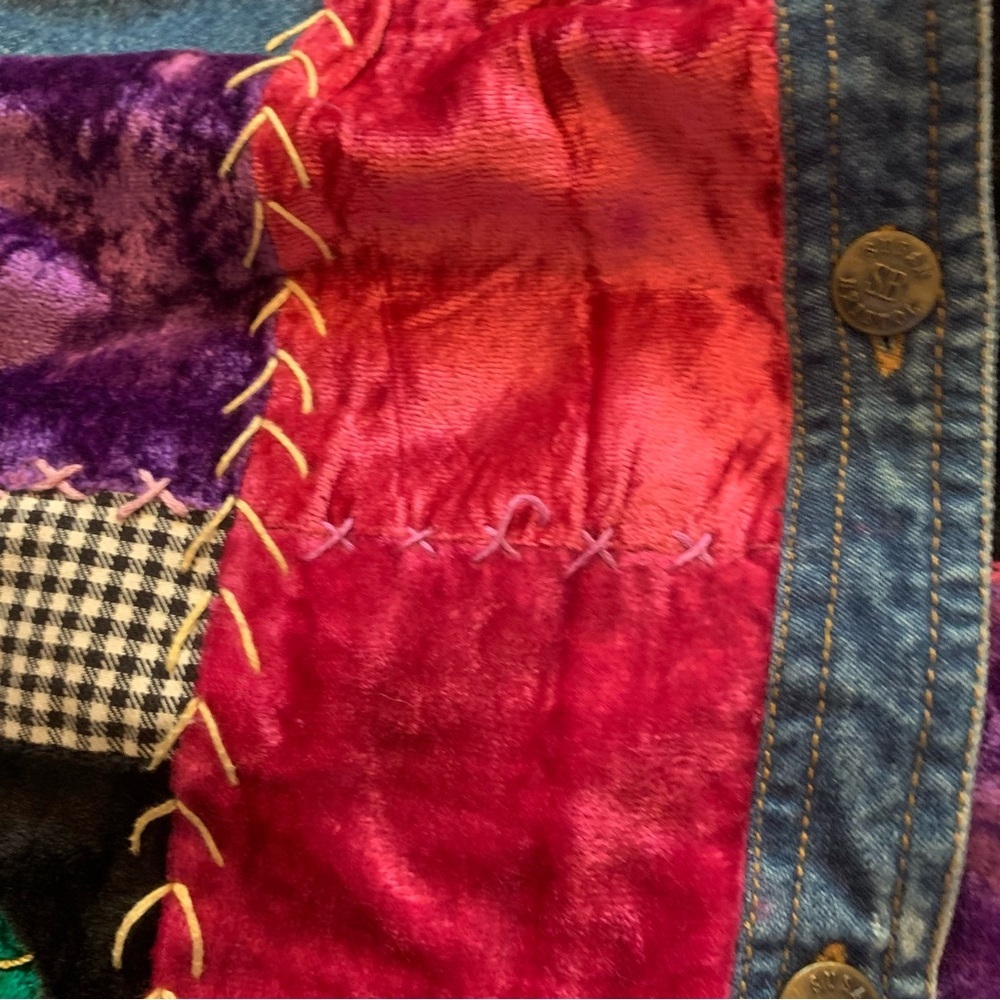Vintage Susan Bristol Patchwork Denim Vest Embroidered Velvet Floral Size L - Picture 12 of 12
